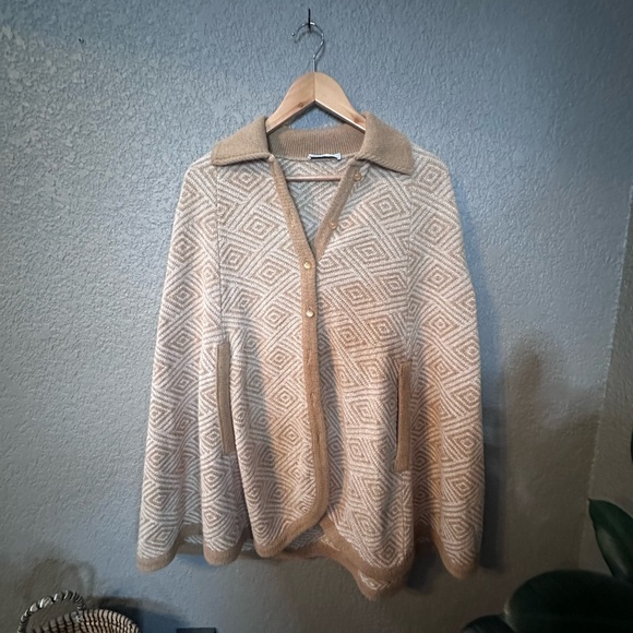 Vintage Geometric Cape Cream Tan Boho Cottagecore Retro Lagenlook - Picture 4 of 9